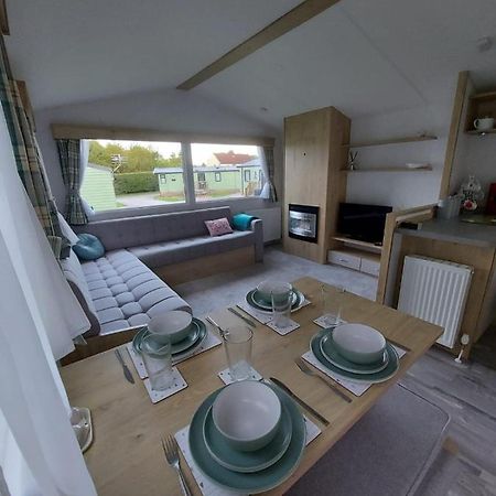 Woofles Luxury Caravan At Knaresborough Lido מראה חיצוני תמונה