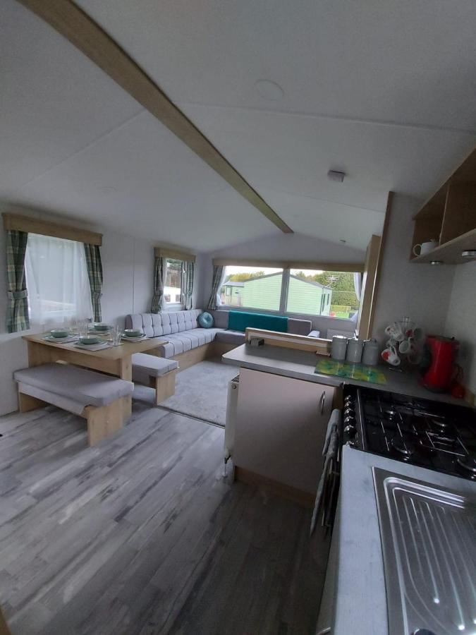 Woofles Luxury Caravan At Knaresborough Lido מראה חיצוני תמונה