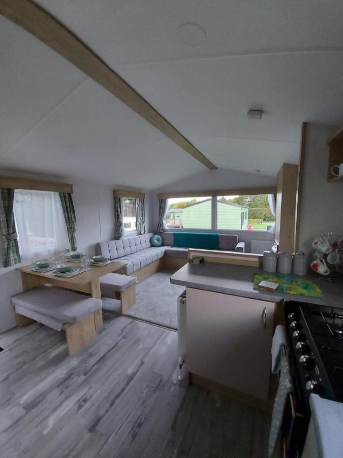 Woofles Luxury Caravan At Knaresborough Lido מראה חיצוני תמונה